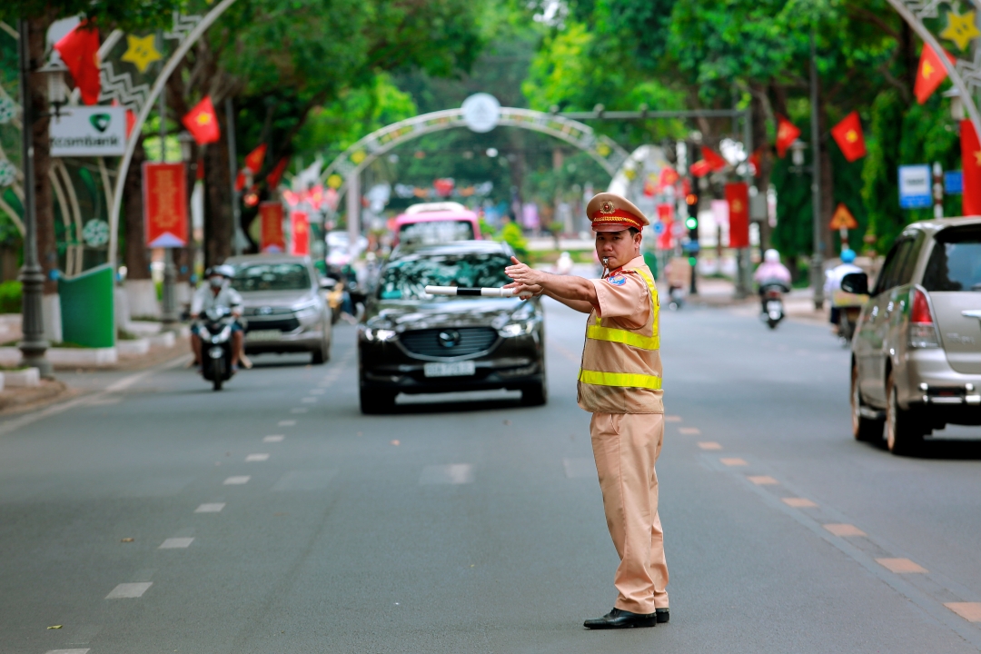 Tăng cường công tác bảo đảm trật tự, an toàn giao thông phục vụ nhu cầu đi lại của Nhân dân dịp nghỉ lễ 30/4-01/5